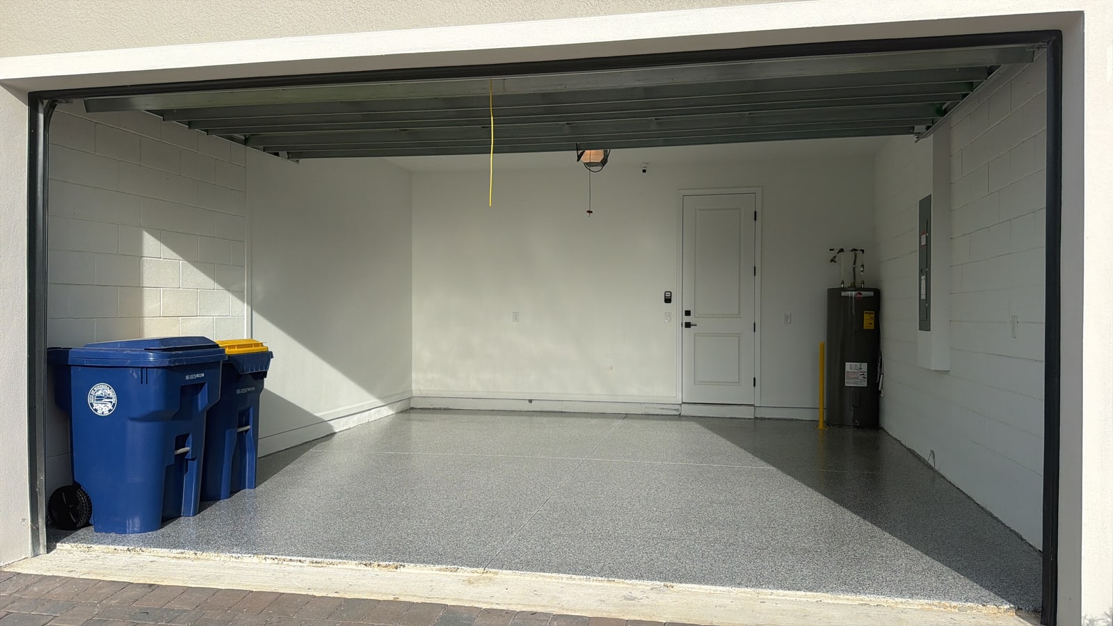 Flake epoxy garage floor completed by Veridian Vantage in Central Florida